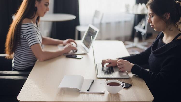 Mulheres no design: conheça 4 designers brasileiras incríveis